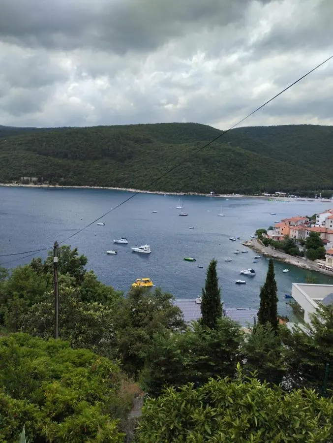Apartments Laura - Cozy And Affordable Rabac