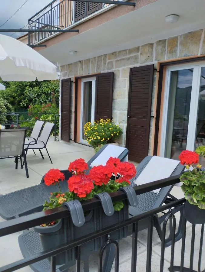 Apartments Laura - Cozy And Affordable Rabac 0*,  Hırvatistan