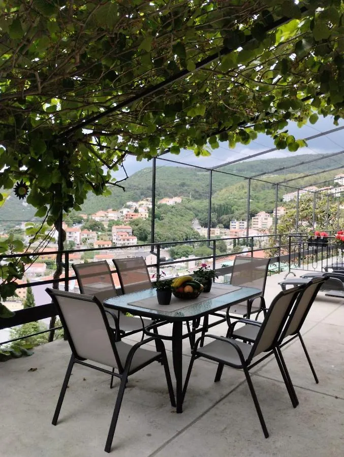 Apartments Laura - Cozy And Affordable Rabac