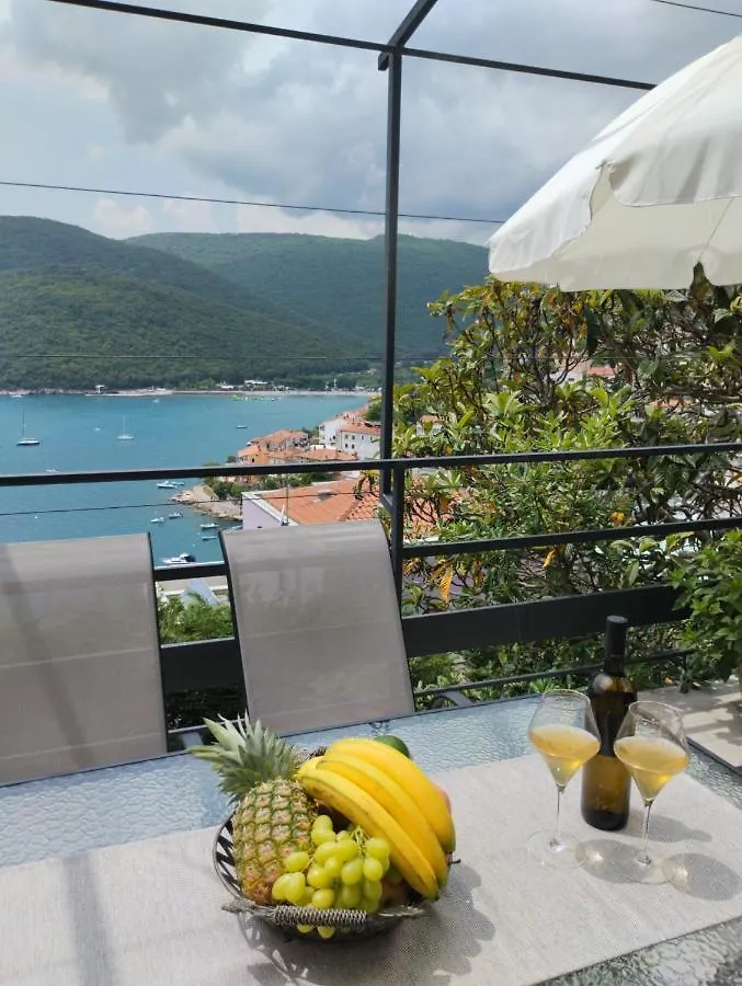 Apartments Laura - Cozy And Affordable Rabac